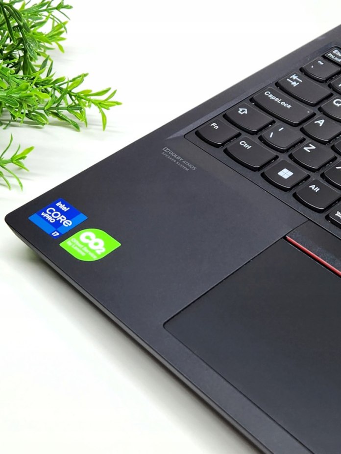 Laptop Lenovo ThinkPAd P15 G2 - zdjęcie produktu